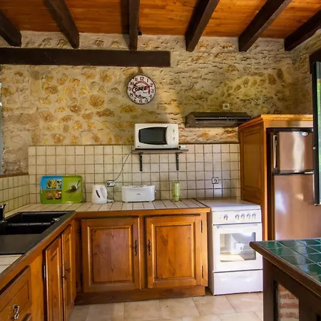 Holiday home Charmante Maison En Pierre Au Coeur Du Perigord Noir Avec Jardin, Cheminee Et Equipements Pour Bebe - Fr-1-616-100 Monplaisant