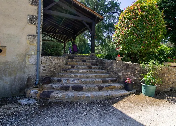 Charmante Maison En Pierres Au Coeur Du Perigord Noir, Ideale Pour Des Nature - Fr-1-616-100 Monplaisant
